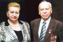 Глава Истринского района Анна Николаевна Щерба и Герой Советского Союза Сергей Михайлович Павлов на вечере, посвящённом Дню Защитника Отечества 22 февраля 2002 года